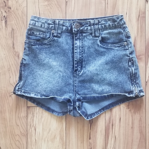 Demin Shorts - Picture 1 of 3
